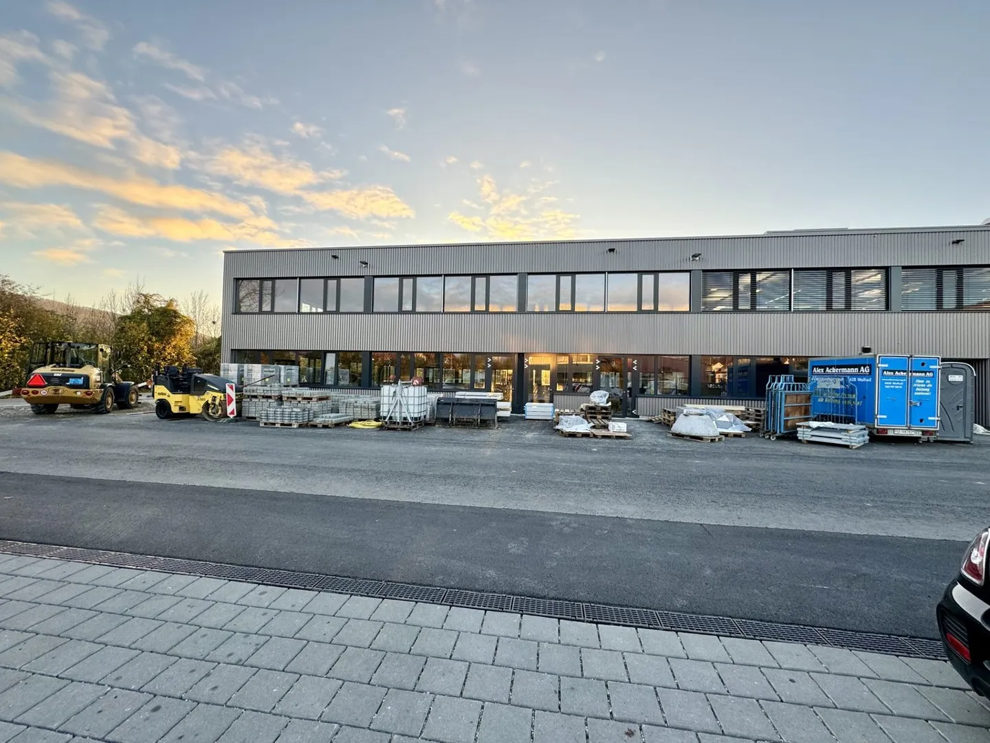 Spazi commerciali moderni in posizione privilegiata – Perfetto per ufficio, studio e fornitori di servizi - Foto 10 di 18