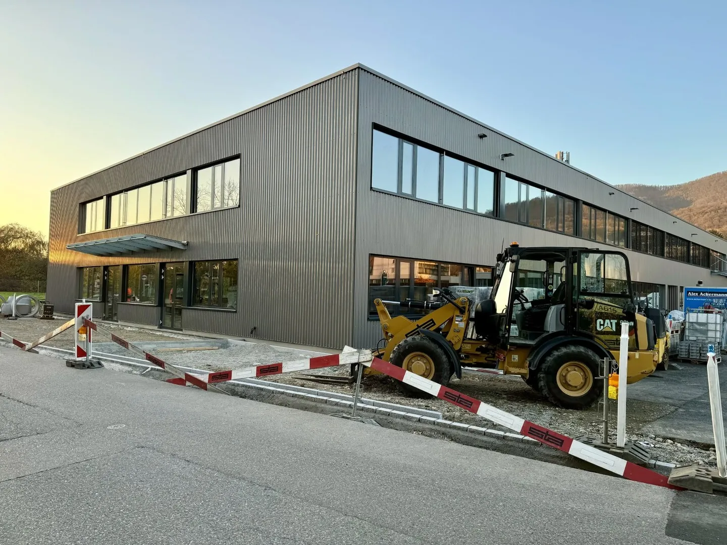 Spazi commerciali moderni in posizione privilegiata – Perfetto per ufficio, studio e fornitori di servizi - Foto 11 di 18