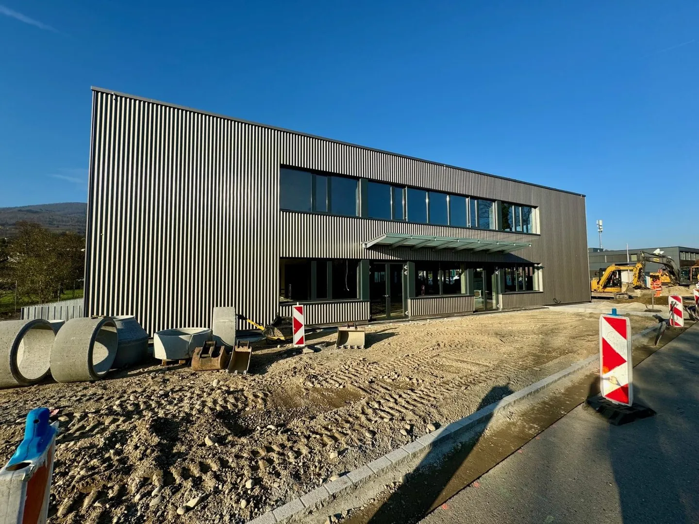 Spazi commerciali moderni in posizione privilegiata – Perfetto per ufficio, studio e fornitori di servizi - Foto 16 di 18