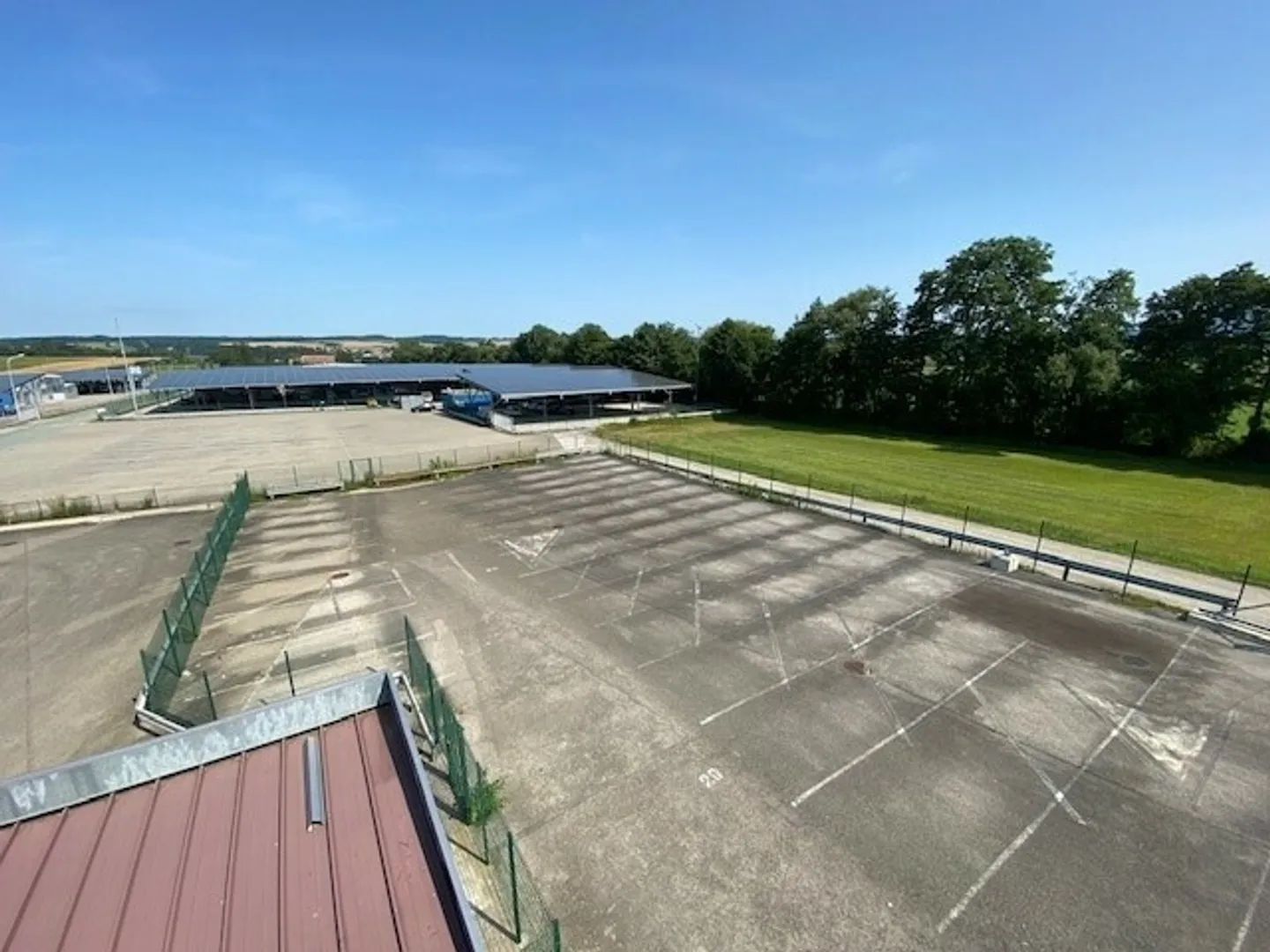 Places de Parc à Louer à Courgenay - Photo 2 sur 3