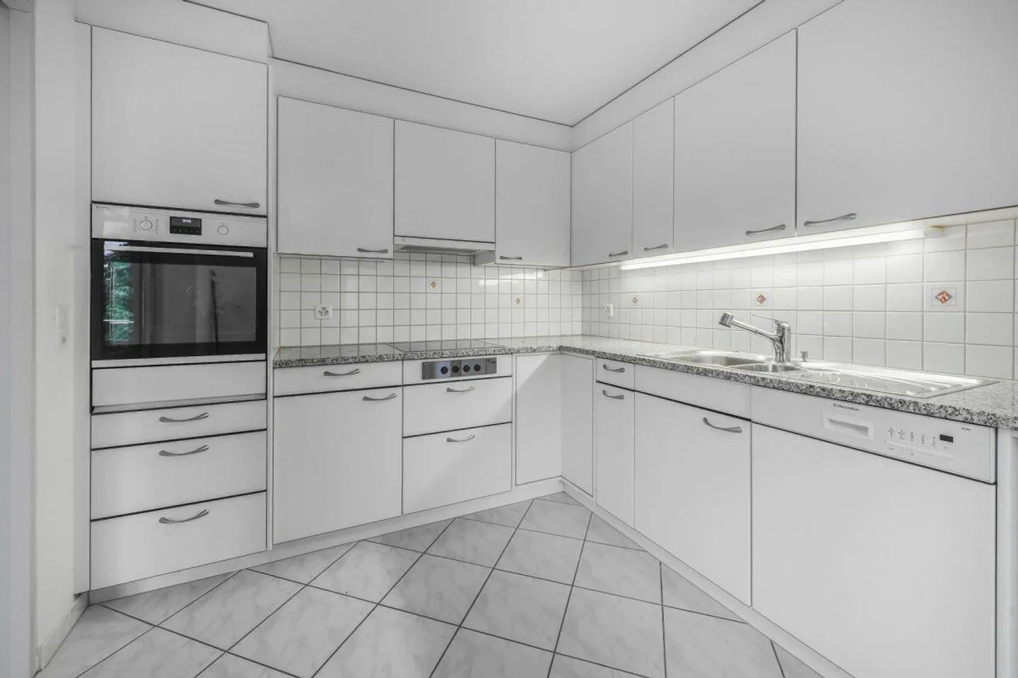 Modern 3.5-room apartment with large balcony in Münchwilen - bright,... - Photo 1 of 17