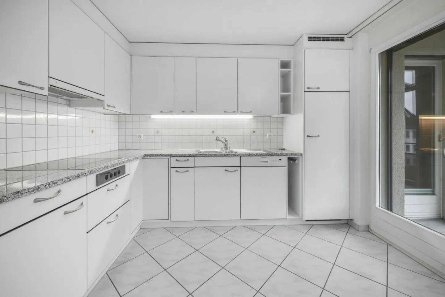 Modern 3.5-room apartment with large balcony in Münchwilen - bright,... - Photo 6 of 17