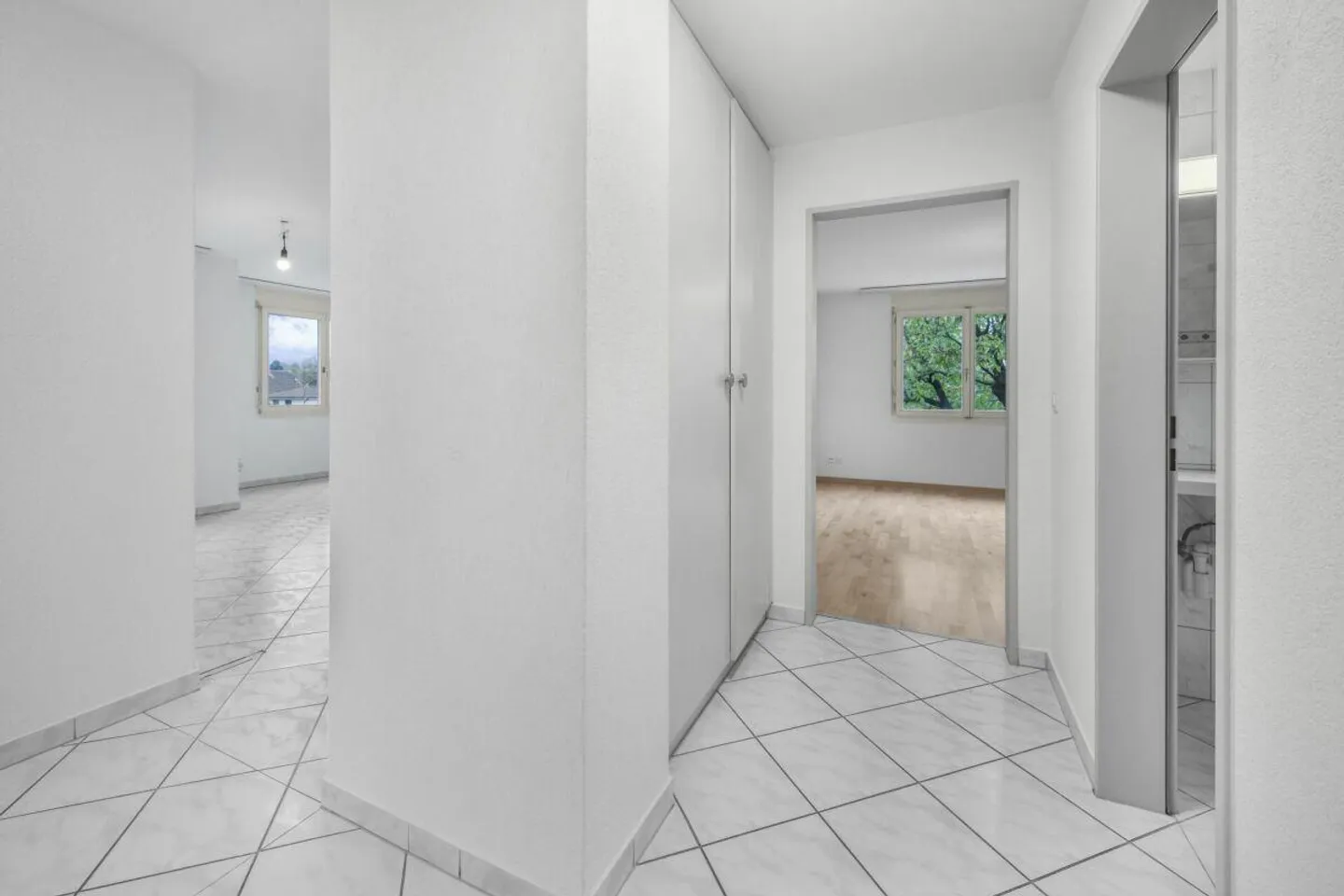 Modern 3.5-room apartment with large balcony in Münchwilen - bright,... - Photo 9 of 17