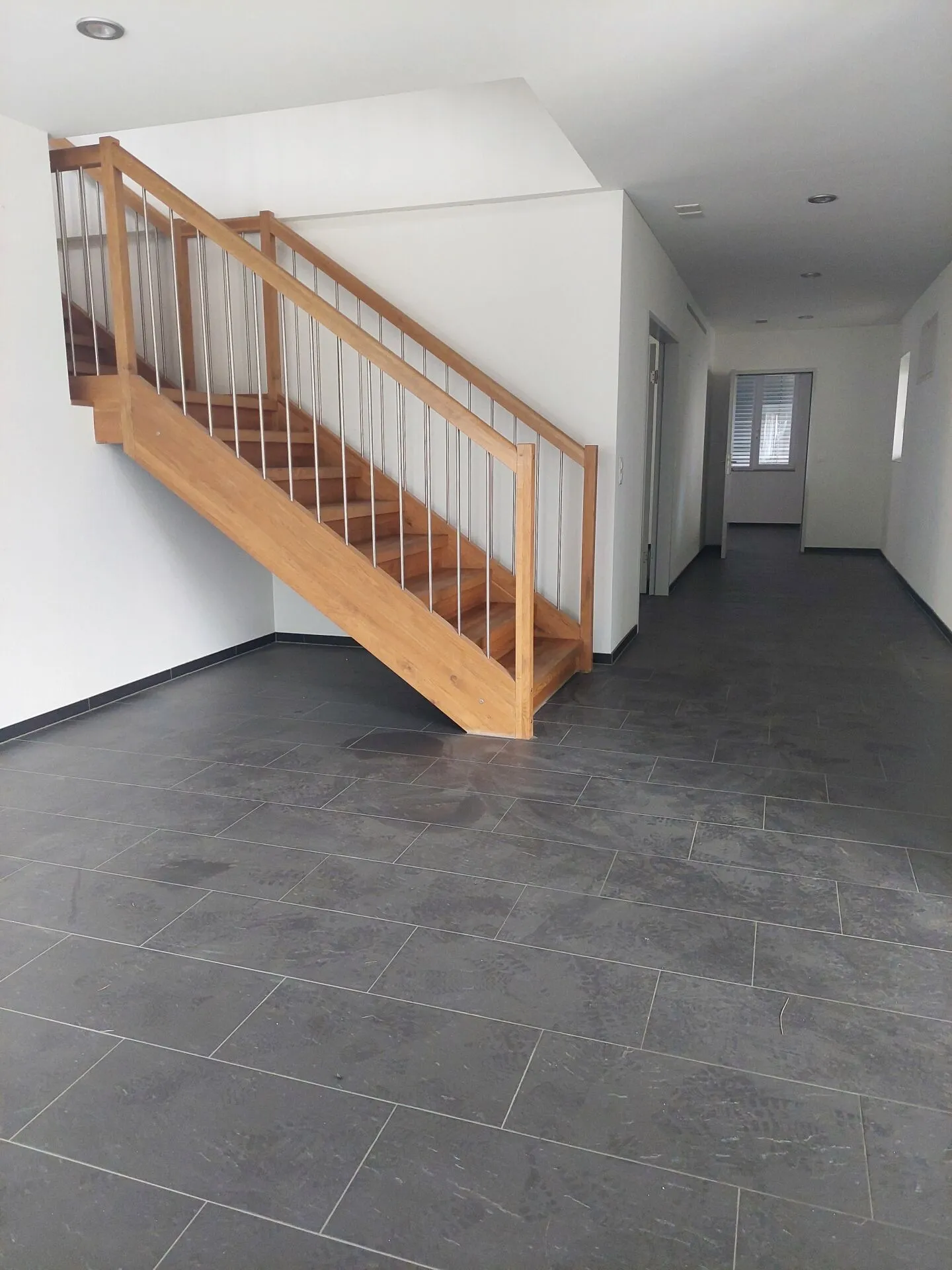 Limitato - edificio commerciale moderno direttamente alla stazione - Foto 6 di 10