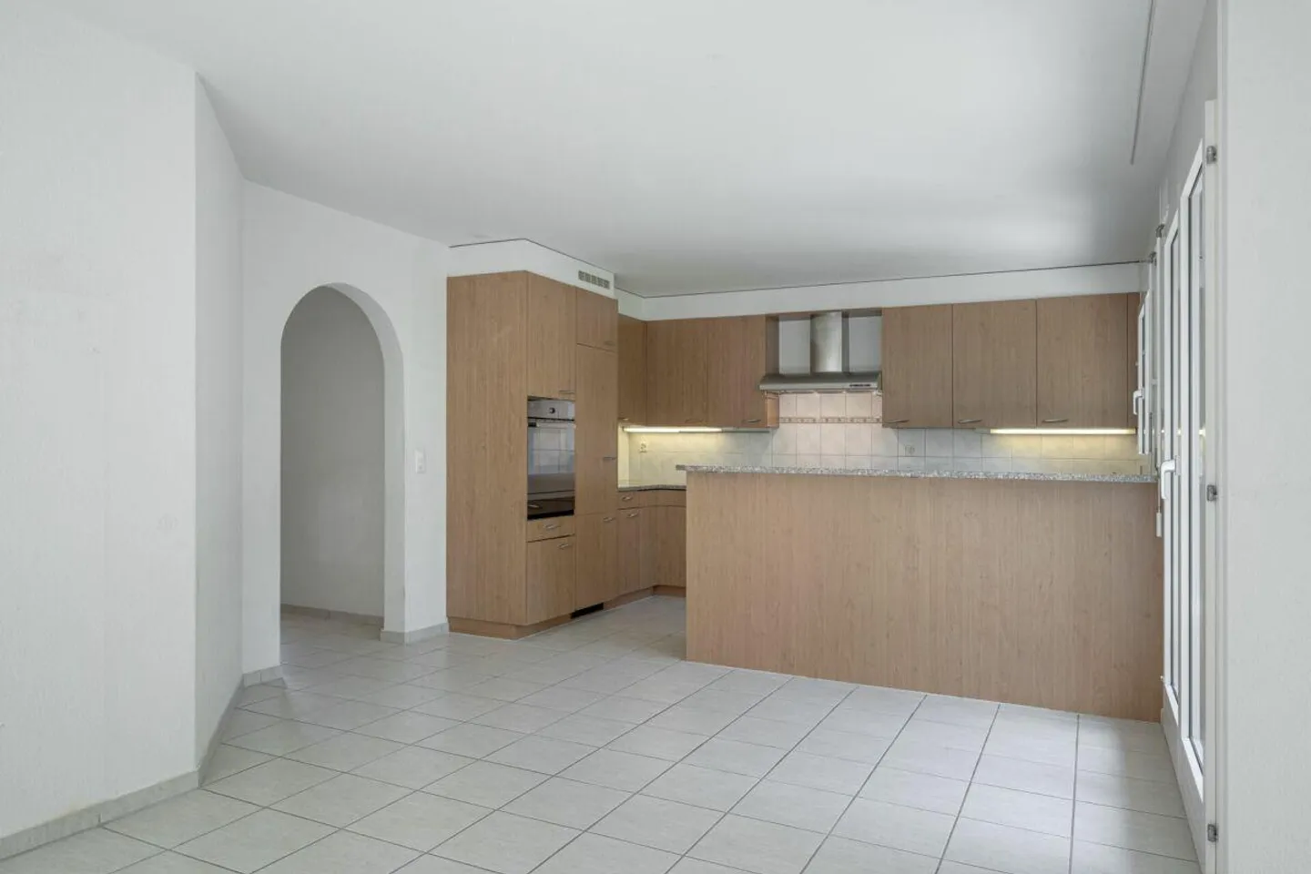 Appartement de jardin spacieux - à quelques pas de la gare d'Oberrieden - Photo 3 sur 13