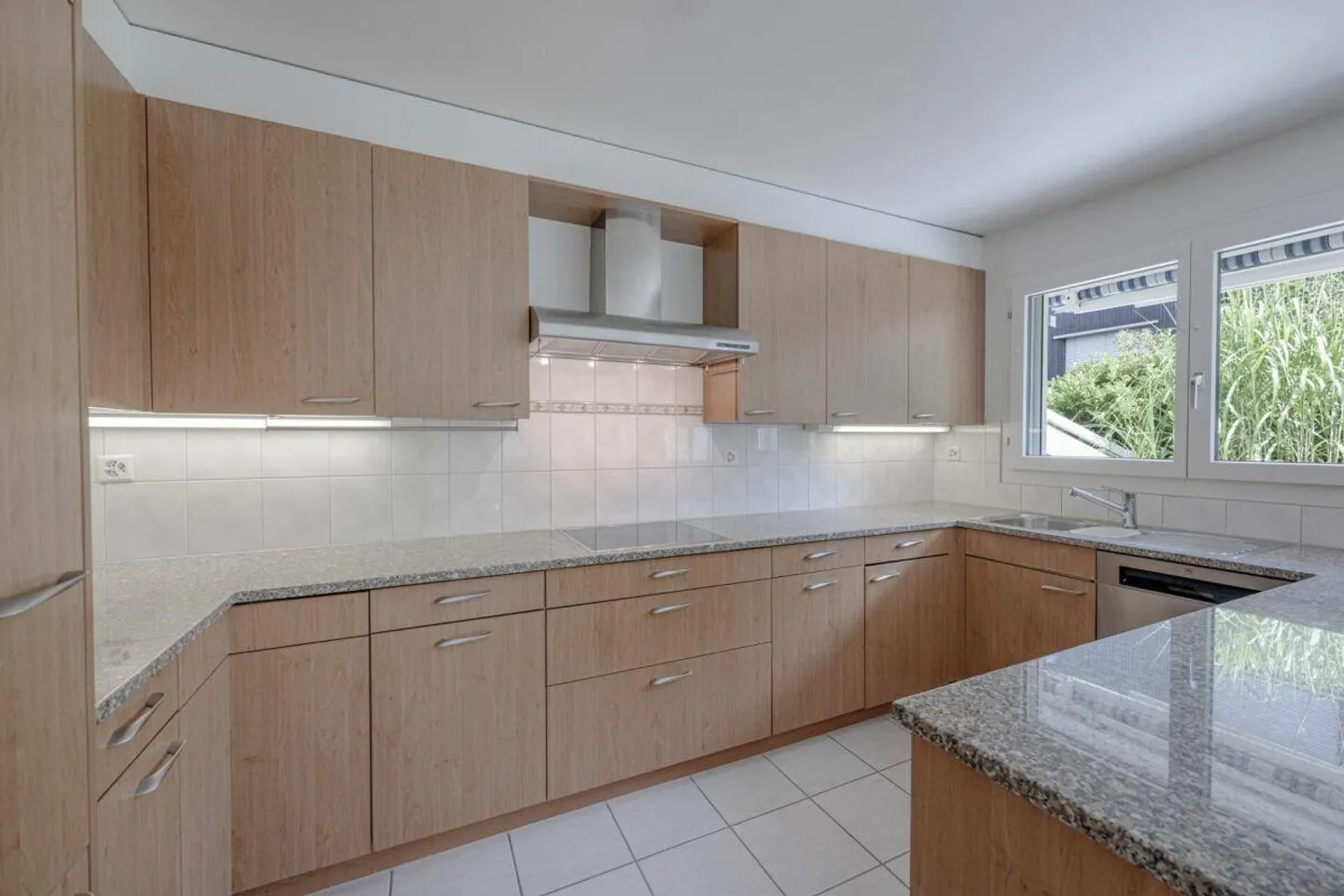Appartement de jardin spacieux - à quelques pas de la gare d'Oberrieden - Photo 4 sur 13