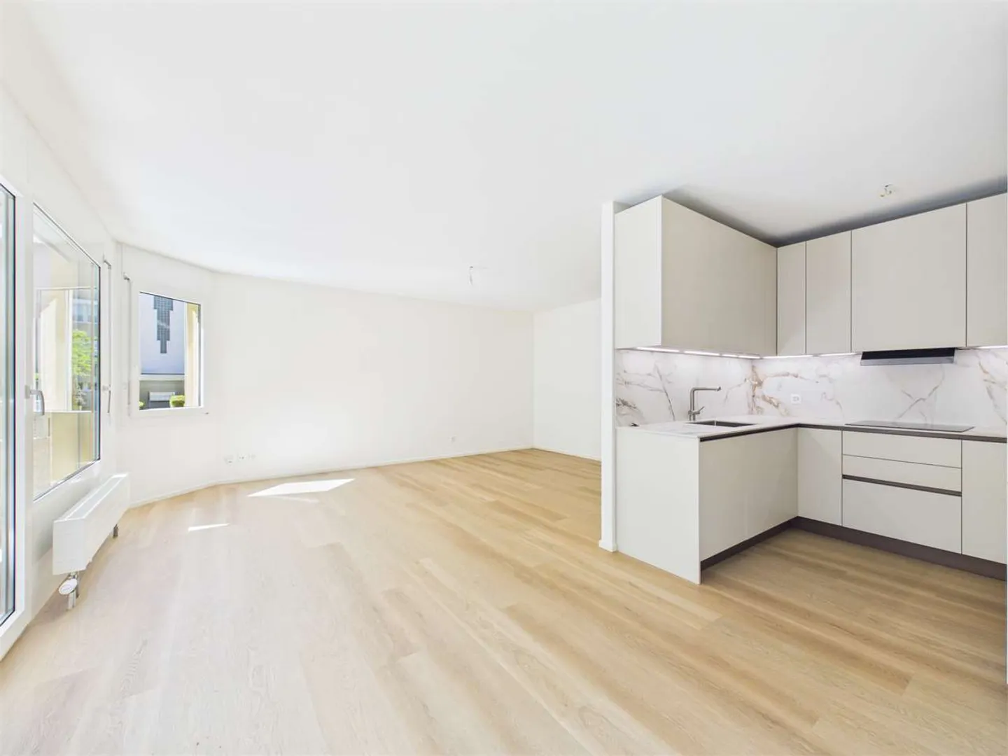 Spektakuläres 2.5-Zimmer-Wohnung komplett renoviert - Foto 2 von 9