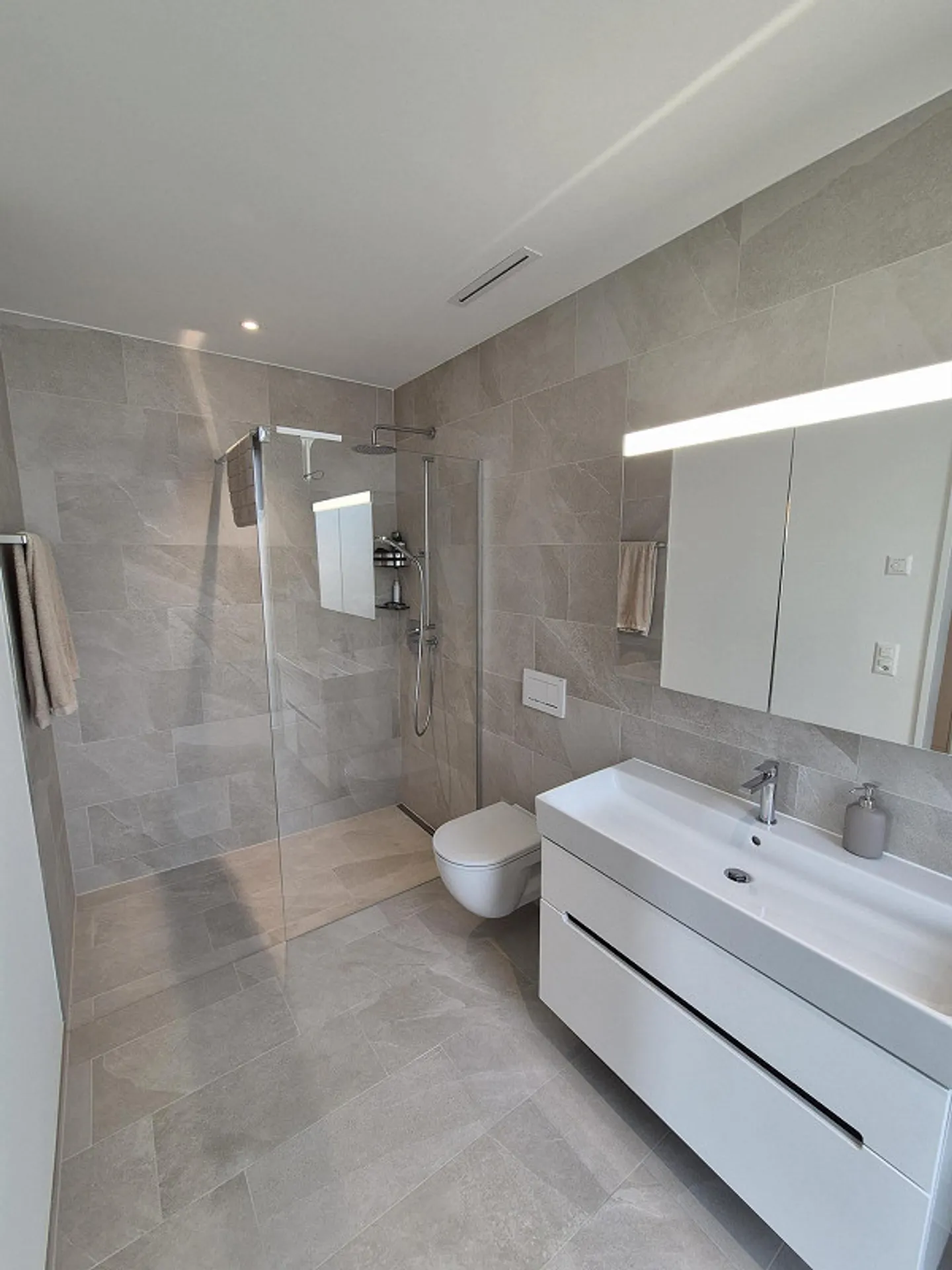 Maison jumelée familiale avec vue dégagée - Photo 6 sur 12