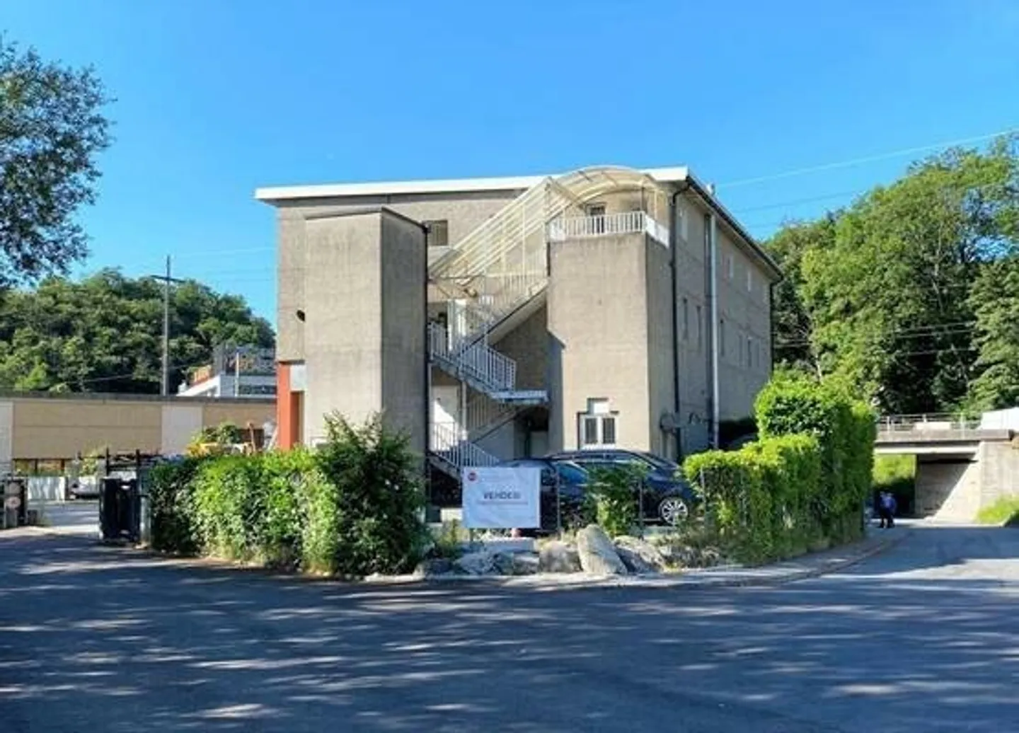 Edificio ad uso misto in affitto - Foto 1 di 1