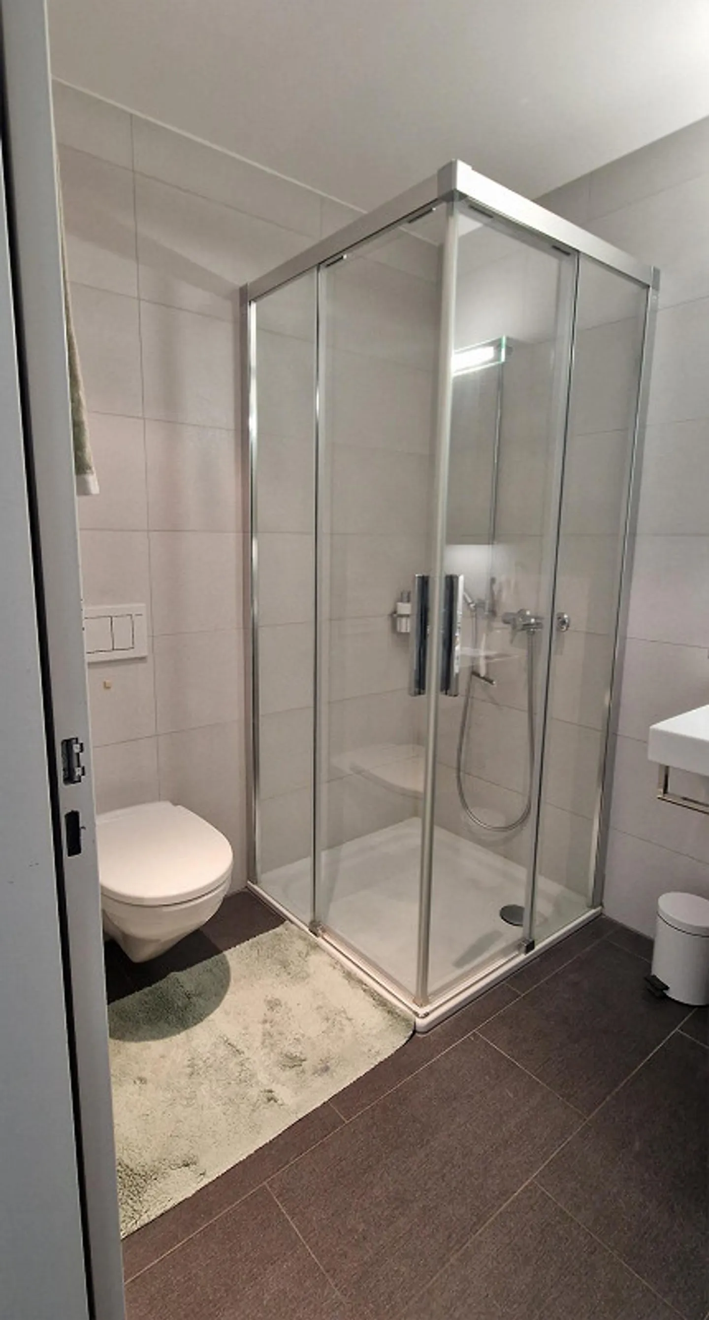 Moderne 2 1/2-Zimmerwohnung zu vermieten - Foto 6 di 11