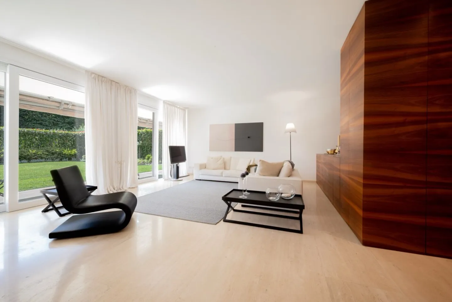 Esclusivo appartamento giardino di 5,5 locali con terrazza coperta e portico con barbecue - Foto 4 di 13