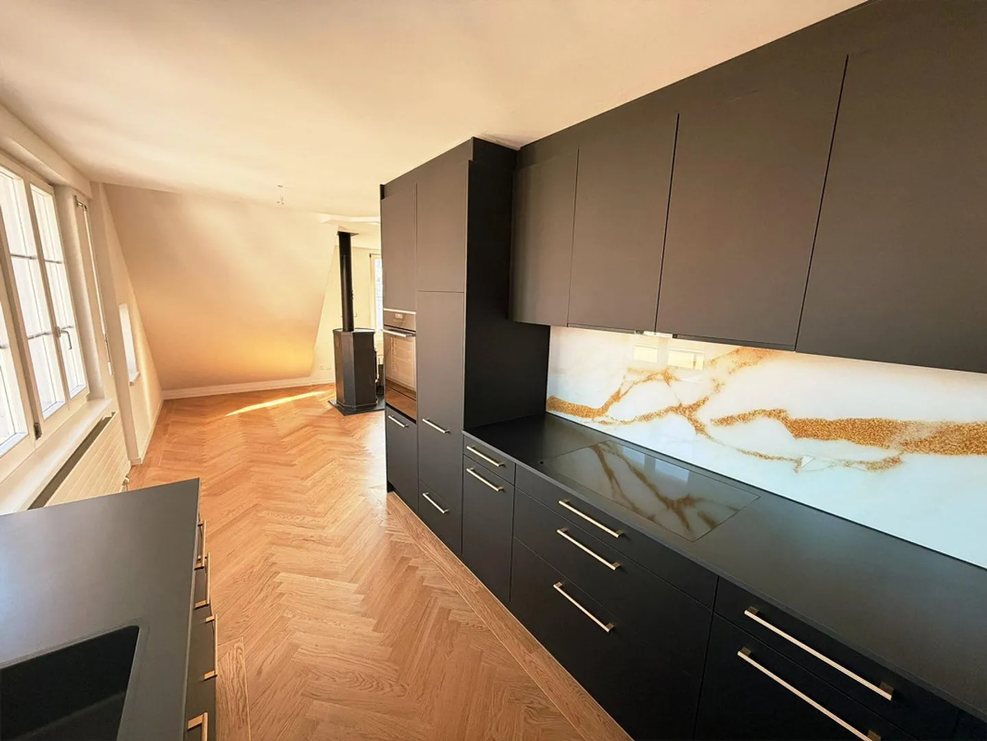 Stylish Maisonette Apartment with High-Quality Finish in the City Center of Olten - Photo 2 of 11