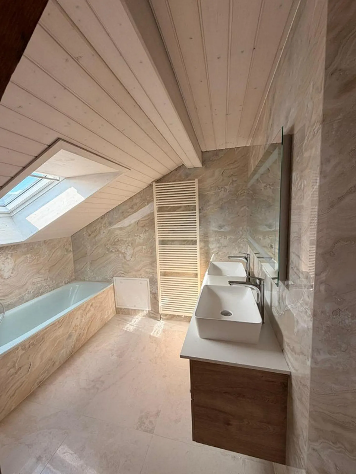 Stylish Maisonette Apartment with High-Quality Finish in the City Center of Olten - Photo 9 of 11