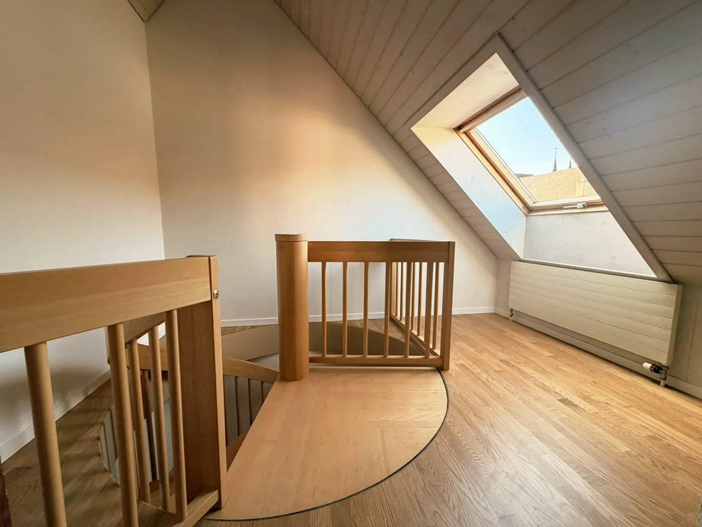 Stylish Maisonette Apartment with High-Quality Finish in the City Center of Olten - Photo 5 of 11