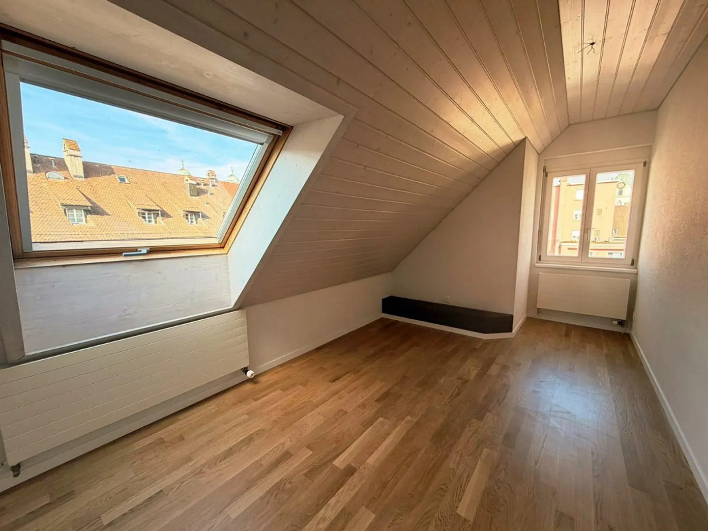 Stylish Maisonette Apartment with High-Quality Finish in the City Center of Olten - Photo 7 of 11