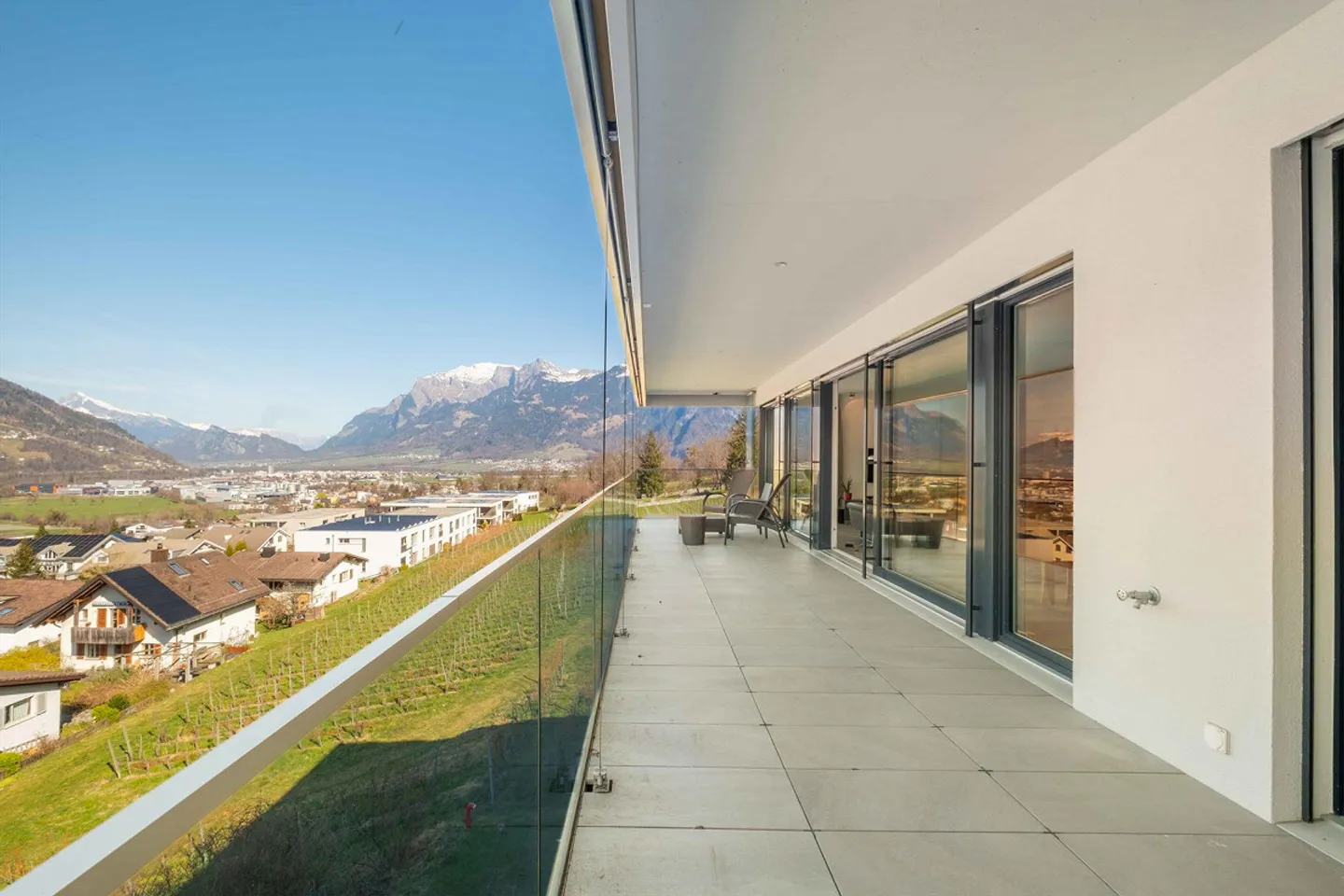 Living at the highest level – with permission for a second residence - Photo 5 of 9