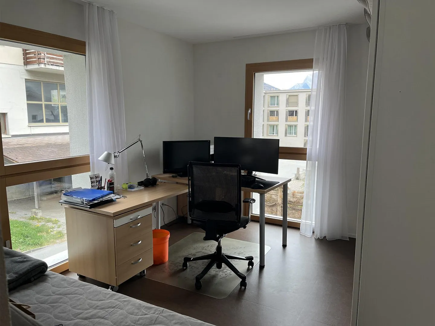 Appartement 3.5 pièces avec station de recharge E dans un emplacement calme - Photo 3 sur 8