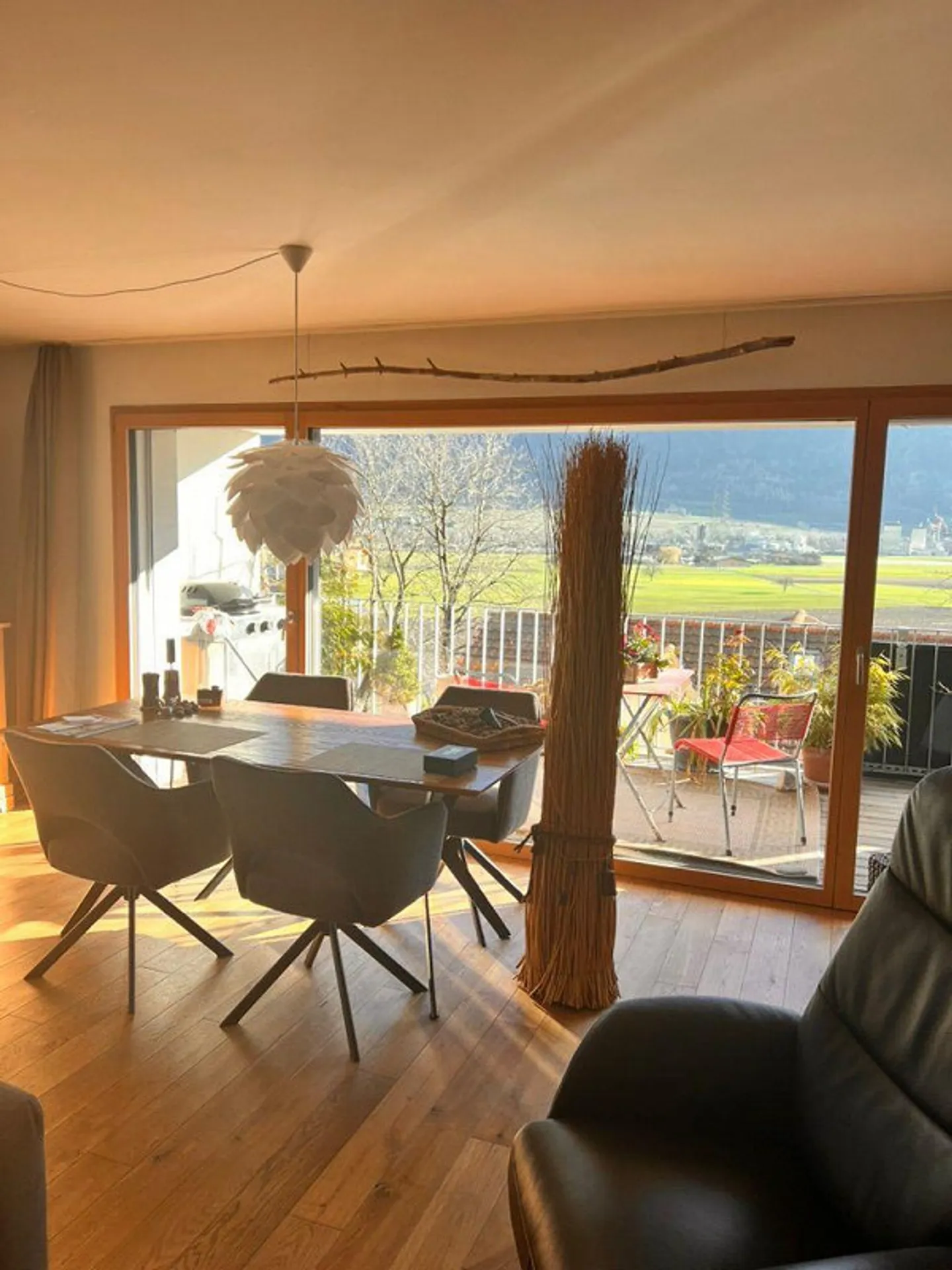 Appartement 3.5 pièces avec station de recharge E dans un emplacement calme - Photo 4 sur 8