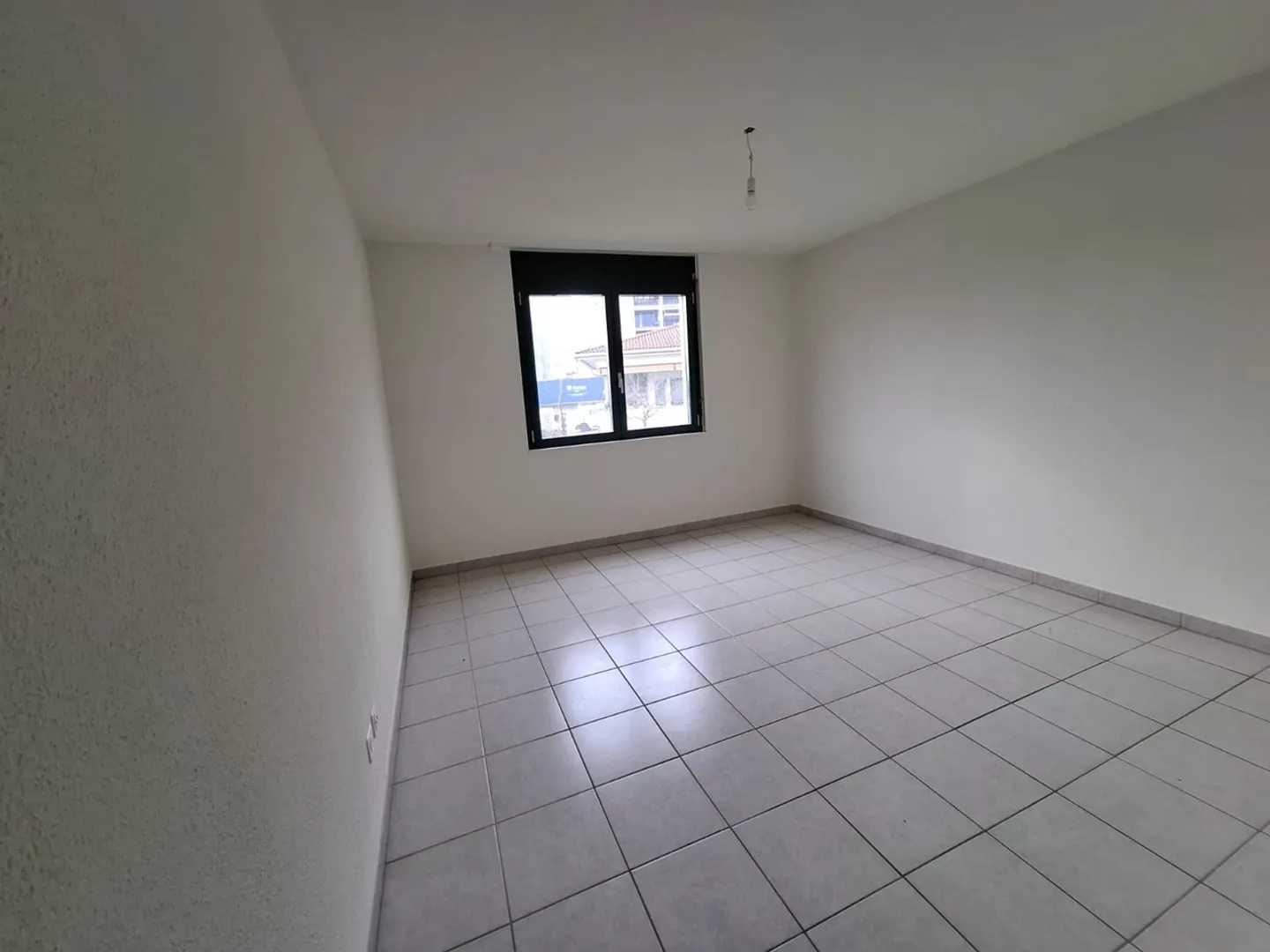 Opportunità di Investimento a Tenero-Contra: Stabile Residenziale con 7 Appartamenti e Locale Commerciale a Reddito - Foto 6 di 12