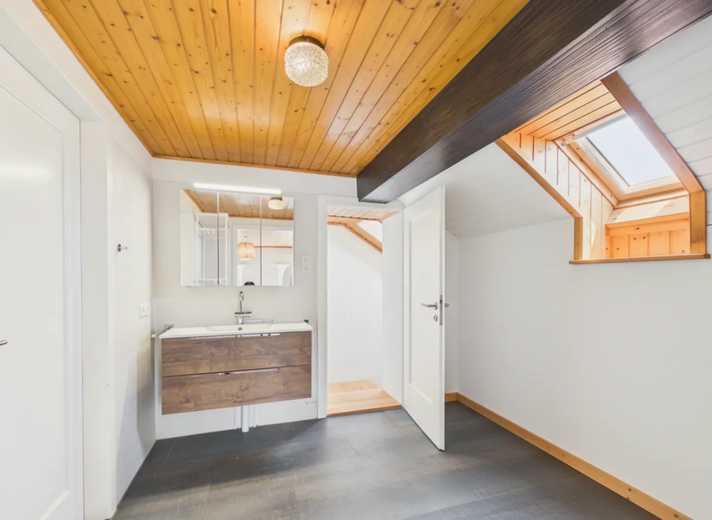 Charming farmhouse in the heart of the village - Photo 12 of 16