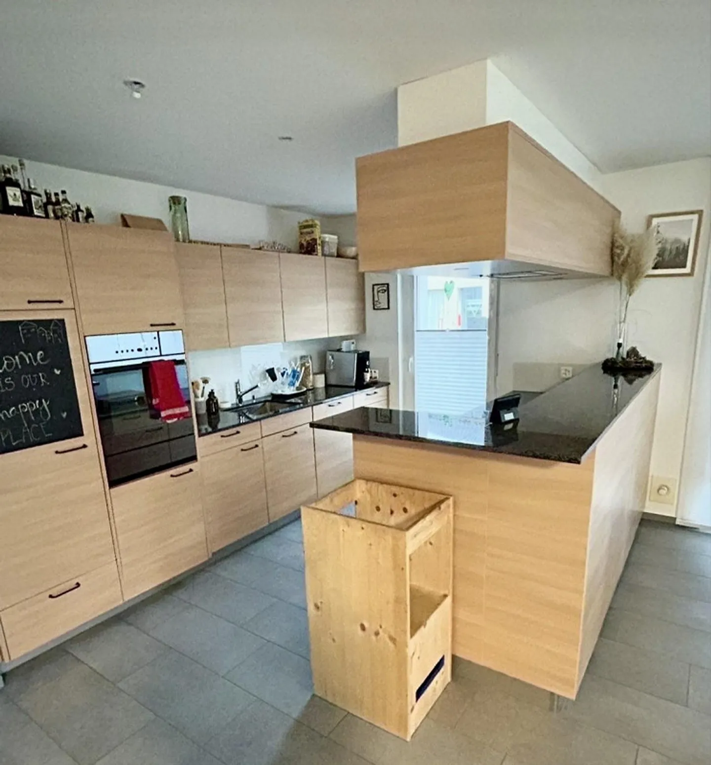 Bellissima casa unifamiliare in vendita in una posizione adatta alle famiglie - Foto 2 di 5