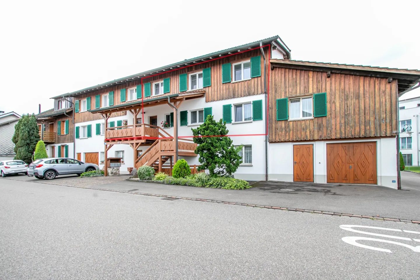 Hochwertig sanierte Duplex-Wohnung mit Cheminée und Doppelgarage - Foto 15 von 16
