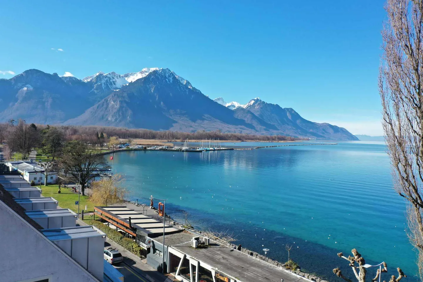Exclusif! Appartement en penthouse de 4,5 pièces avec grande terrasse et vue imprenable sur le lac - Photo 1 sur 12