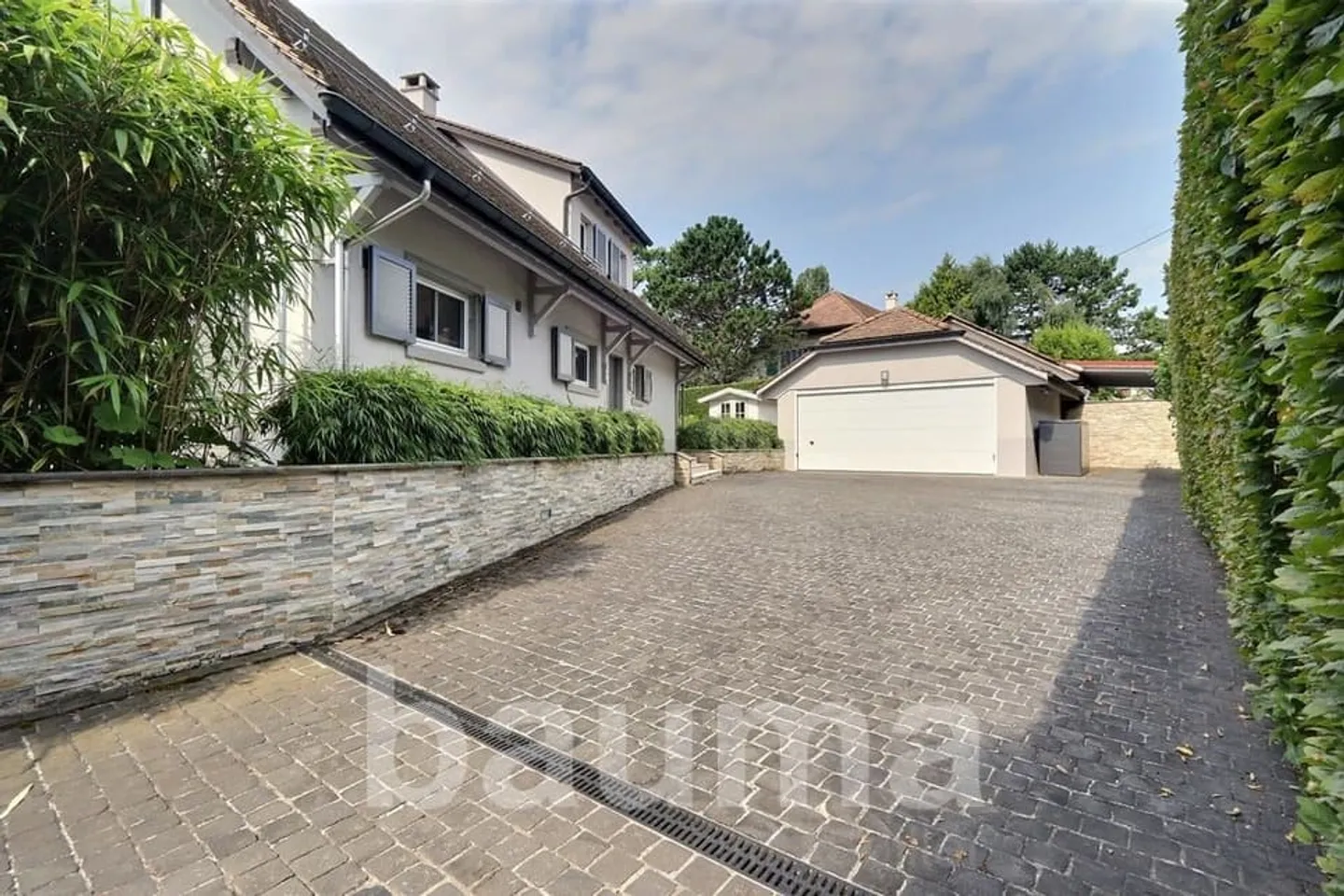 Einzelvilla in ruhiger Lage mit Schwimmbad - Foto 3 von 13