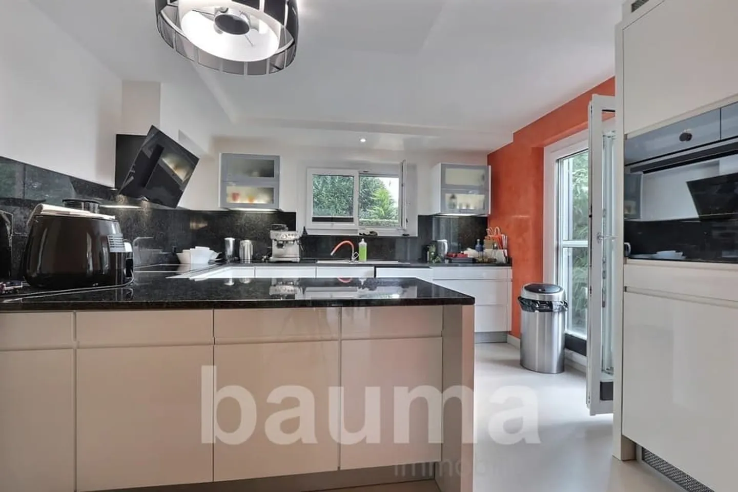 Einzelvilla in ruhiger Lage mit Schwimmbad - Foto 7 von 13