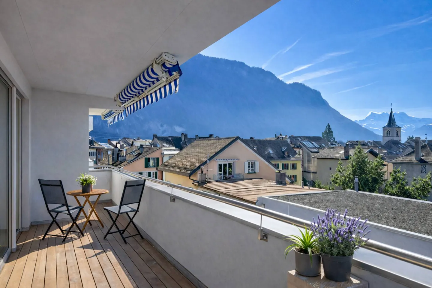 Exclusif! Appartement en penthouse de 4,5 pièces avec grande terrasse et vue imprenable sur le lac - Photo 5 sur 12