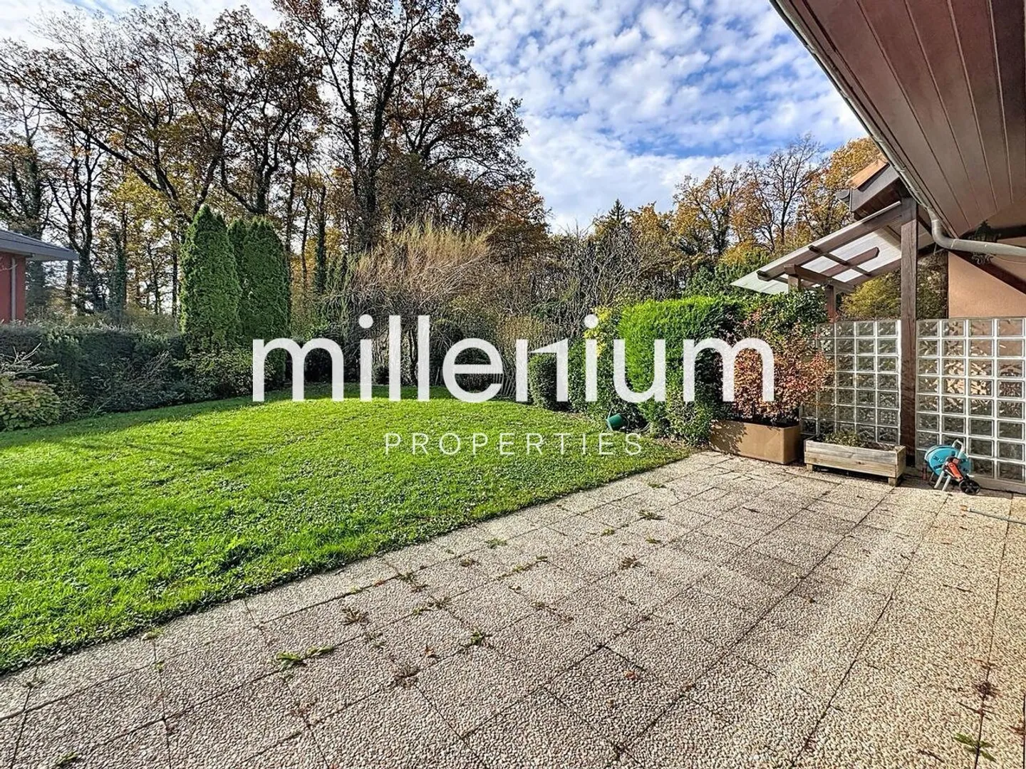 Belle maison avec jardin à Veyrier - Photo 2 sur 10