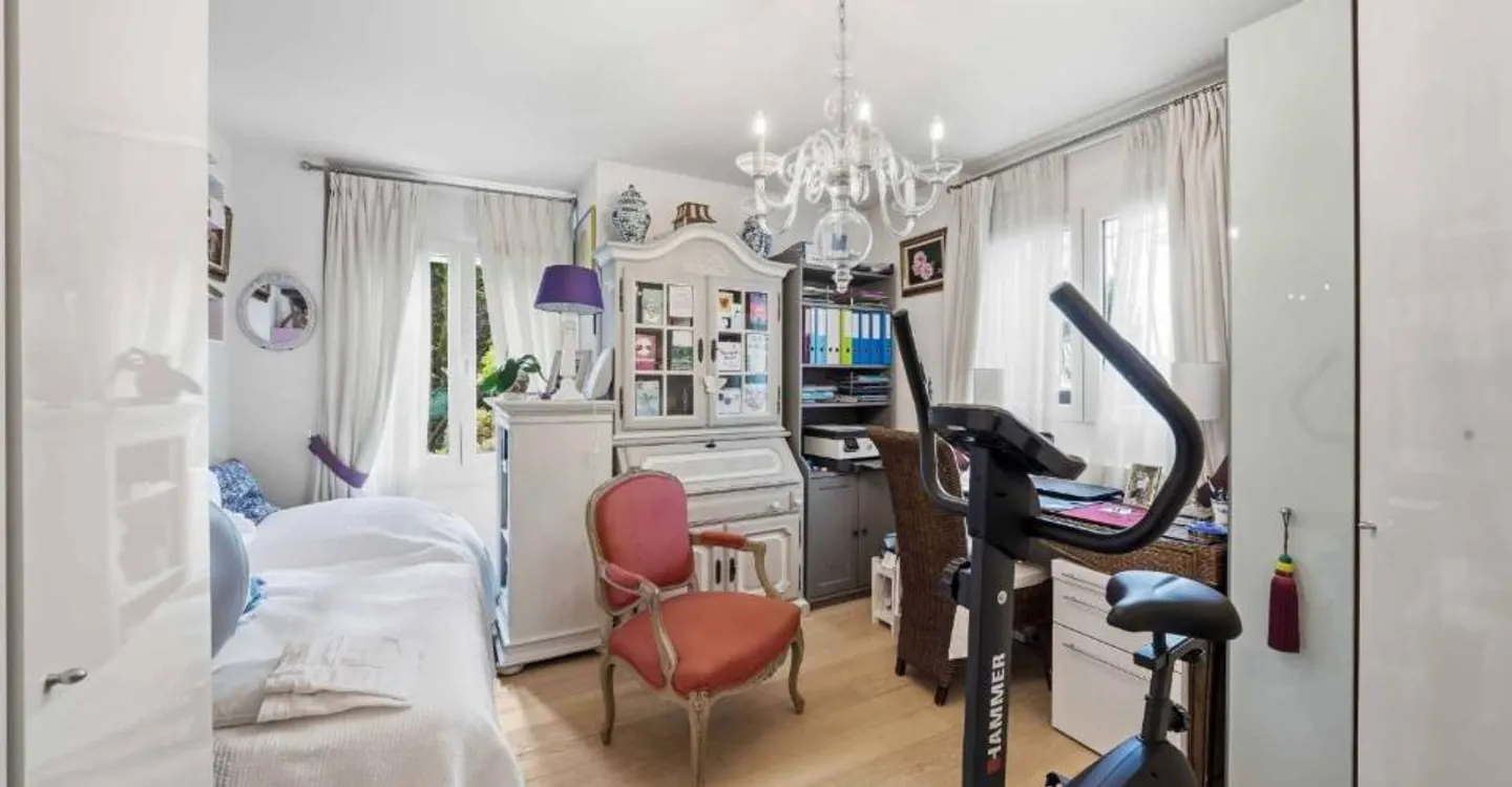 Charming Apartment with Garden - Photo 10 of 10