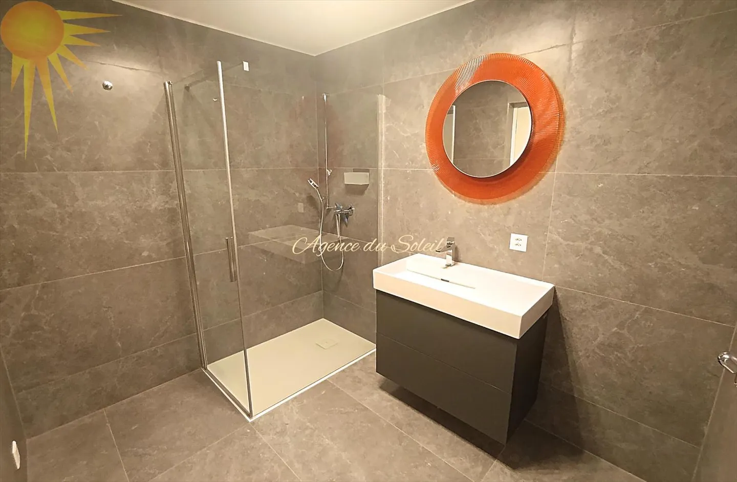 Für das ganze Jahr zu vermieten, diese superbe 3.5 Zimmer moderne Wohnung im Herzen von Montana! - Foto 11 von 13