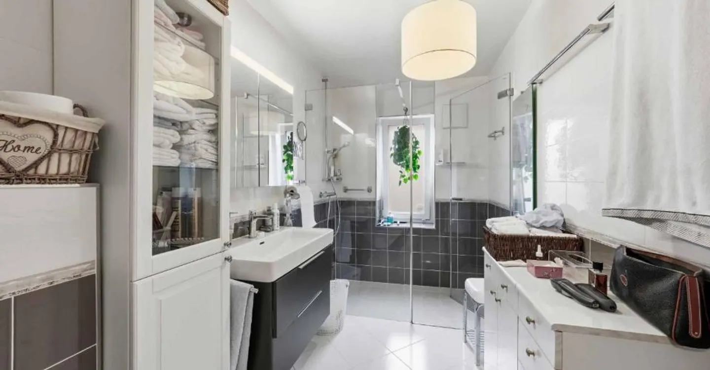Charming Apartment with Garden - Photo 9 of 10