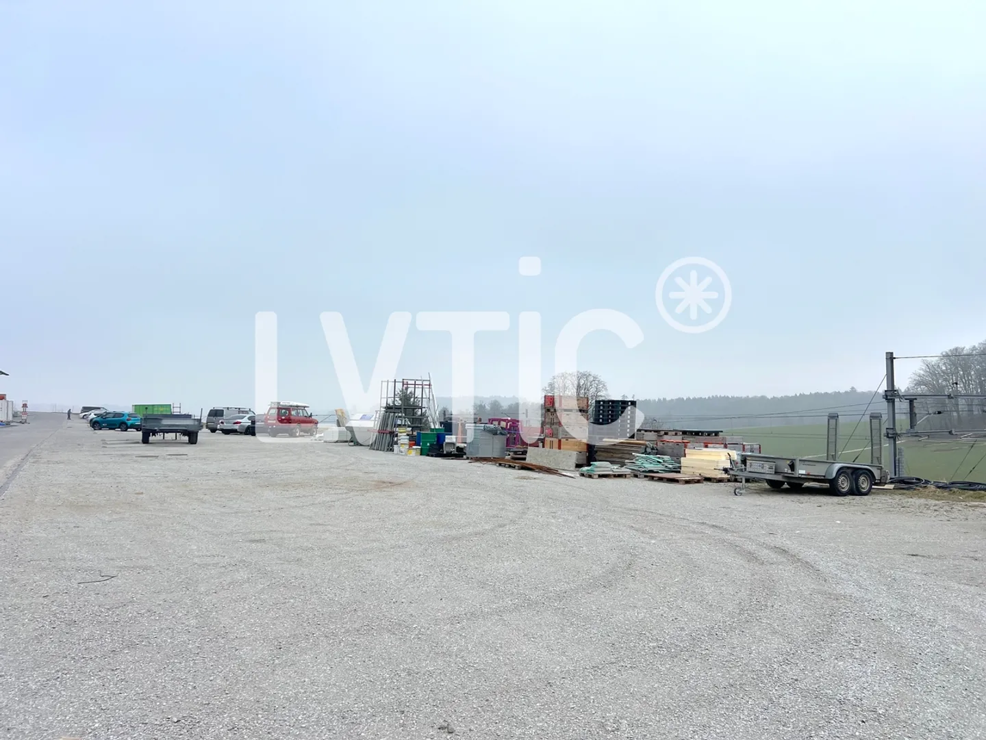 Spazio esterno di 2000 m2 divisibile in affitto ad Avry-sur-Matran - Foto 1 di 4