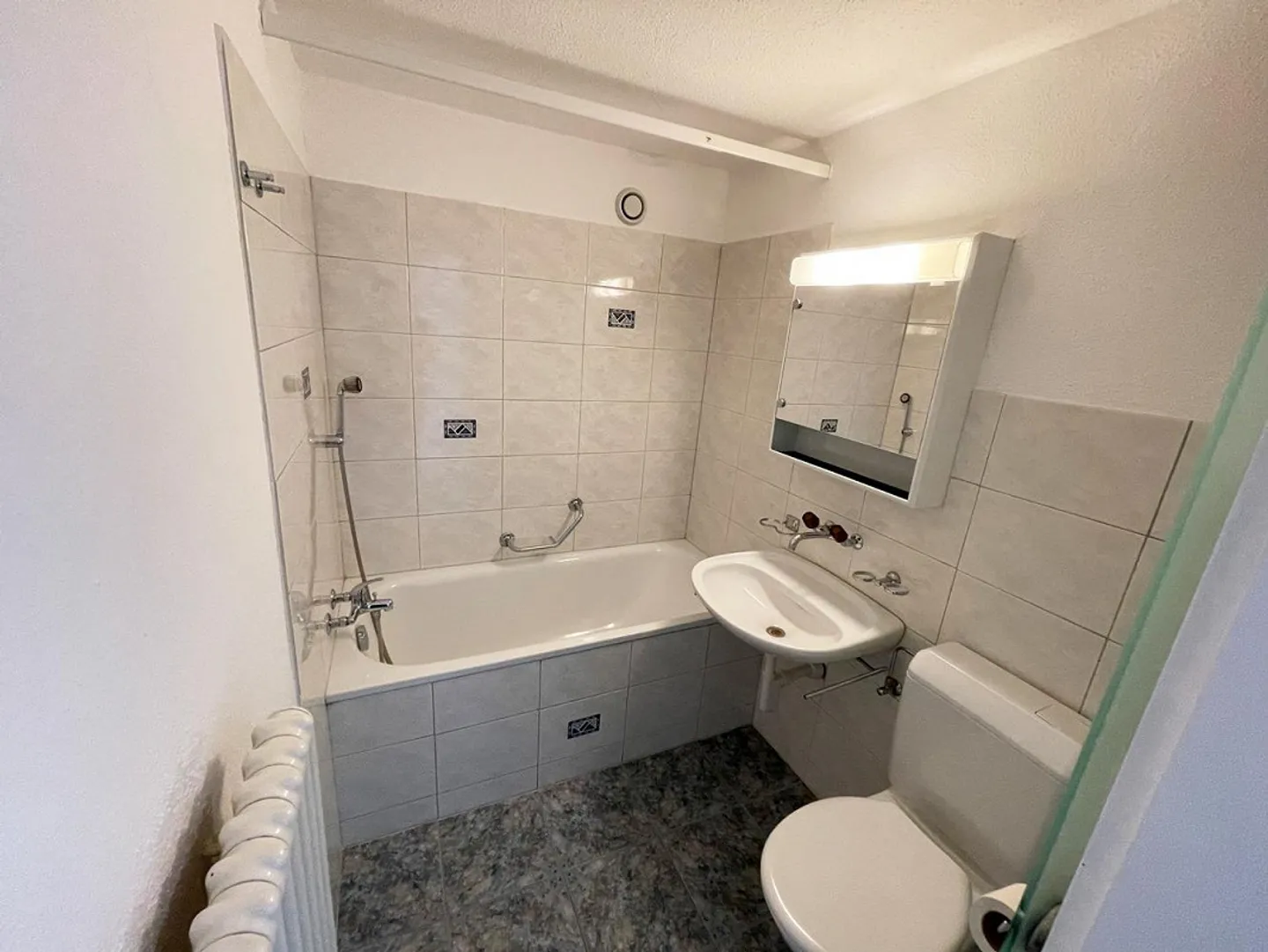 Vue panoramique sur le lac de Constance – Appartement lumineux de 2,5 pièces - Photo 6 sur 7