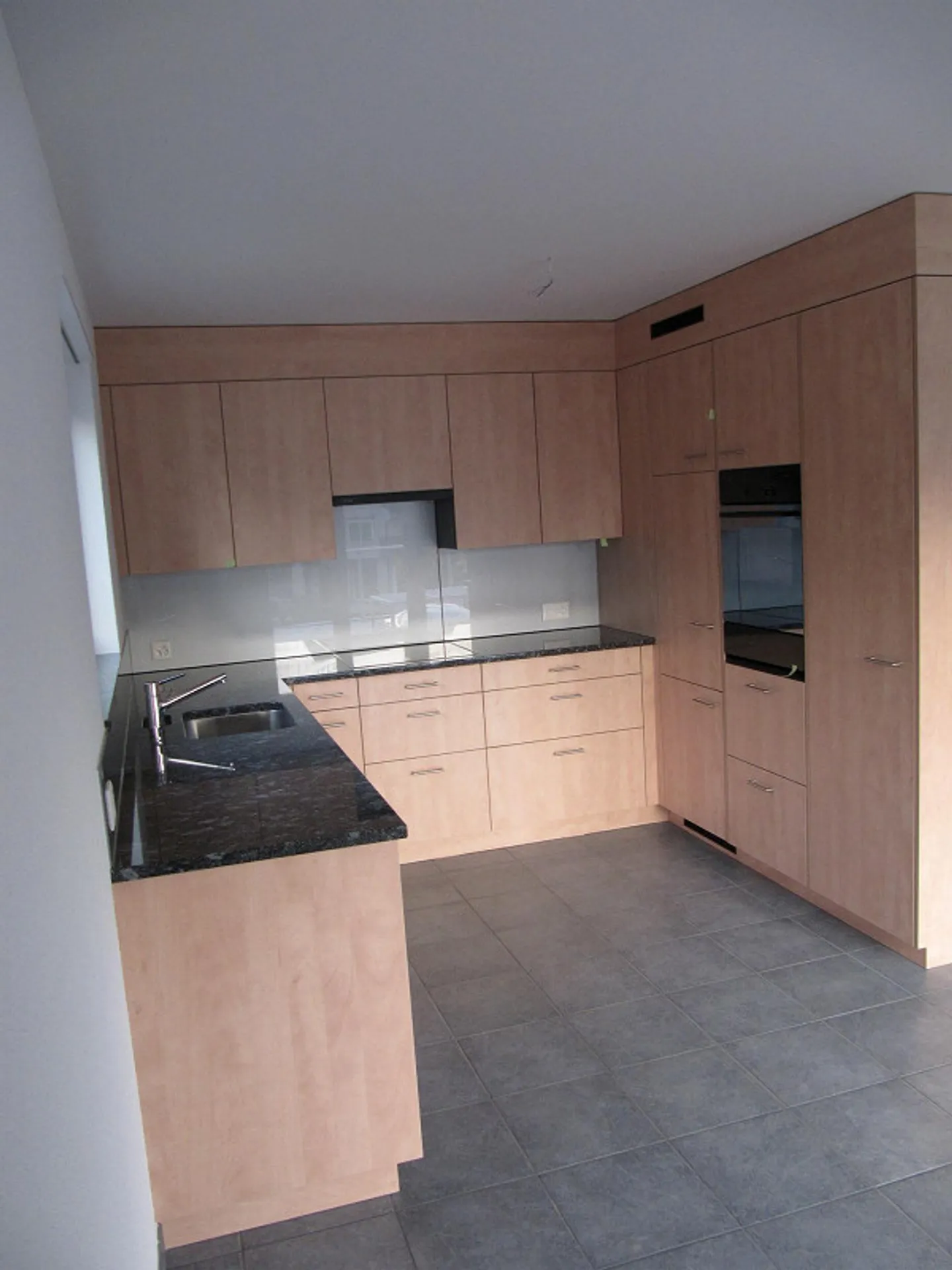 Moderno appartamento di 4.0 stanze con terrazza soleggiata - Foto 2 di 7