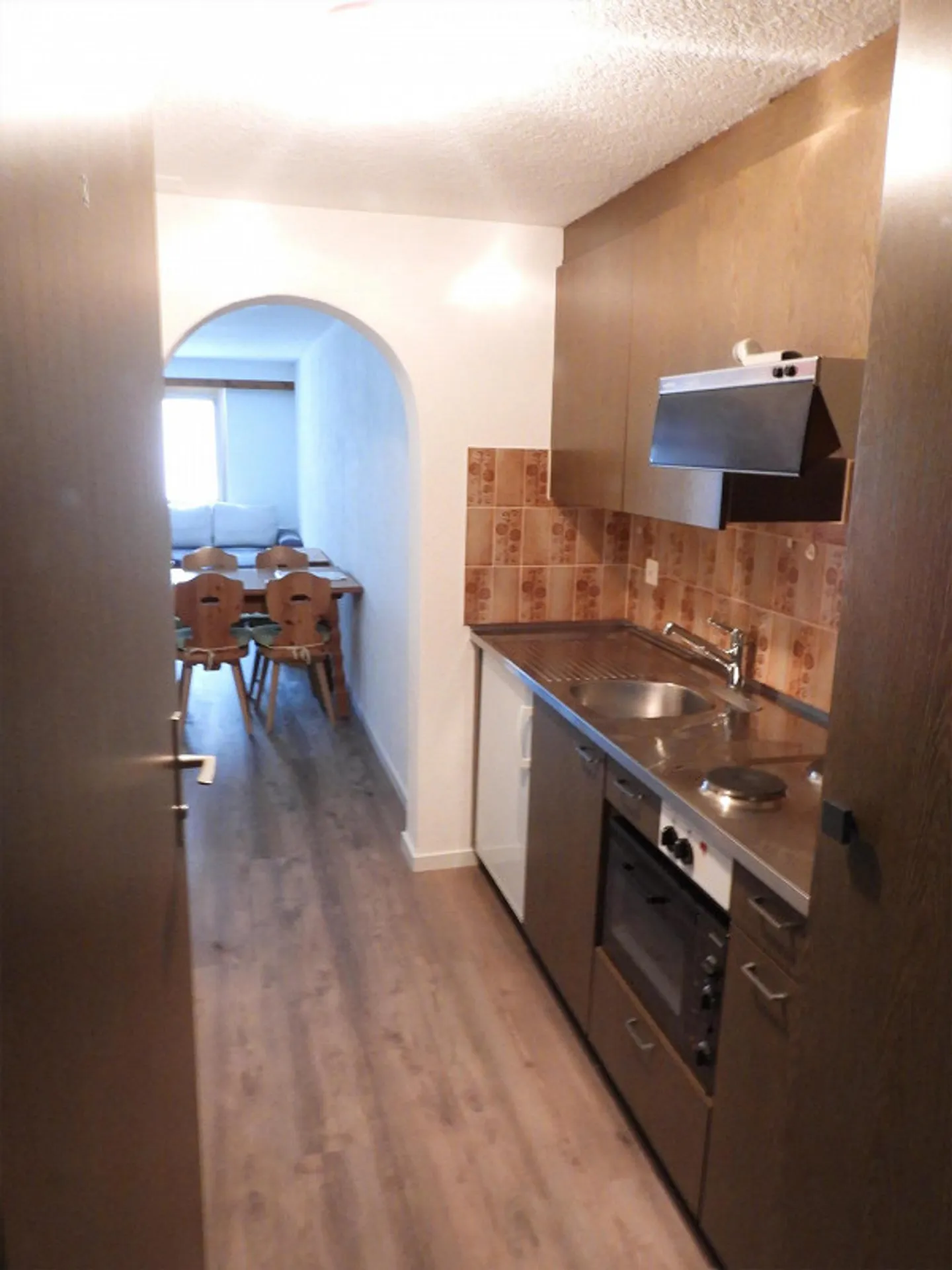 Beautiful 1.5 room apartment, non-smoker, very quiet and sunny location in Davos - Photo 2 of 9