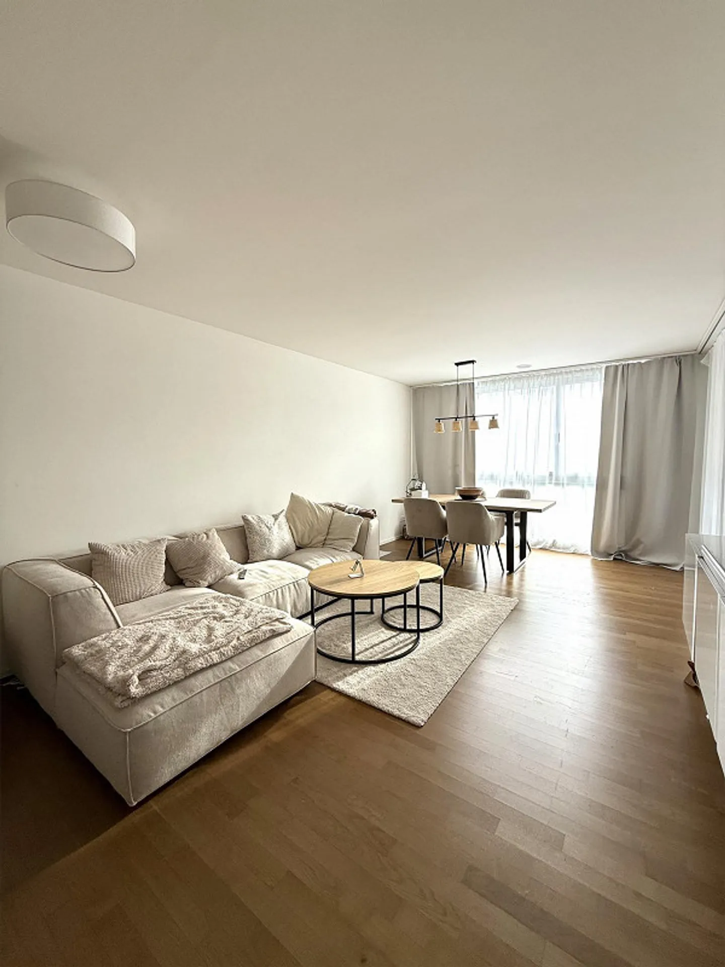 Moderno appartamento di 2,5 stanze con balcone a Emmen - Foto 2 di 7