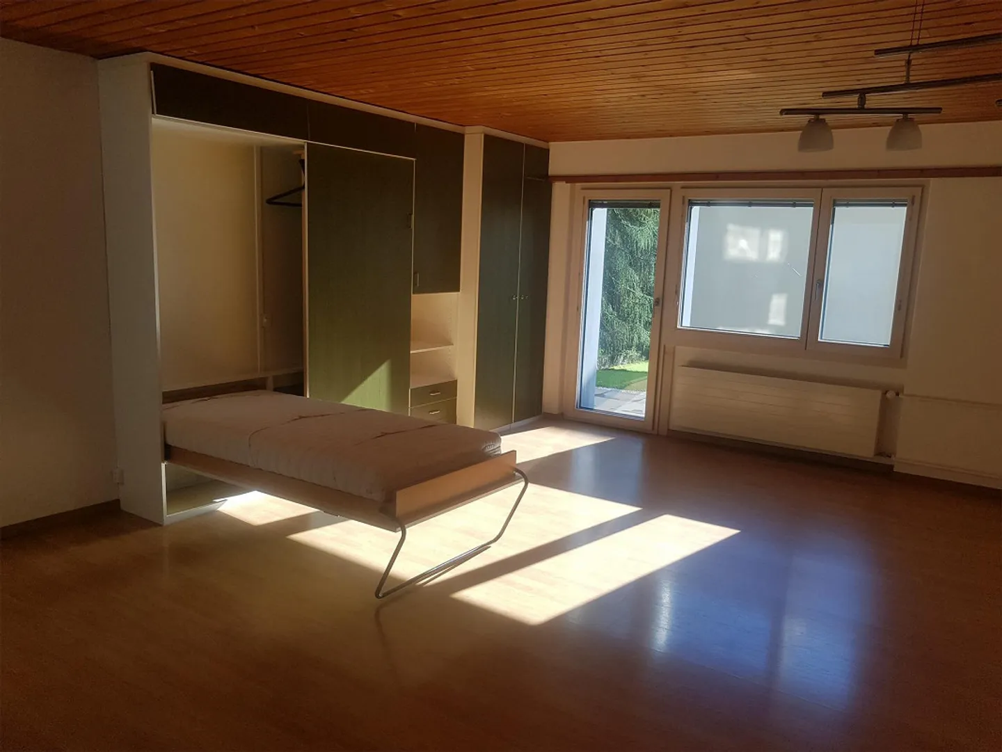 Beautiful 1.5 room apartment, non-smoker, very quiet and sunny location in Davos - Photo 7 of 9