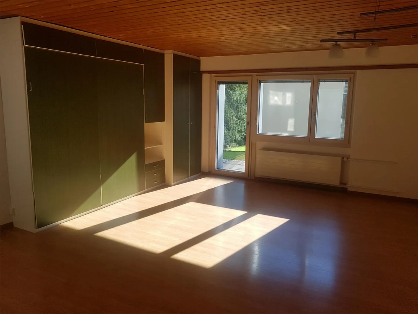 Beautiful 1.5 room apartment, non-smoker, very quiet and sunny location in Davos - Photo 8 of 9