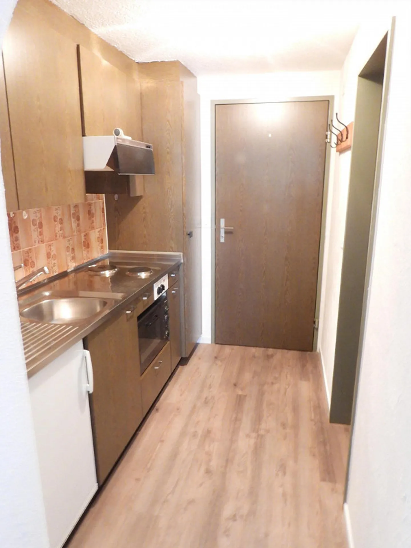 Beautiful 1.5 room apartment, non-smoker, very quiet and sunny location in Davos - Photo 3 of 9