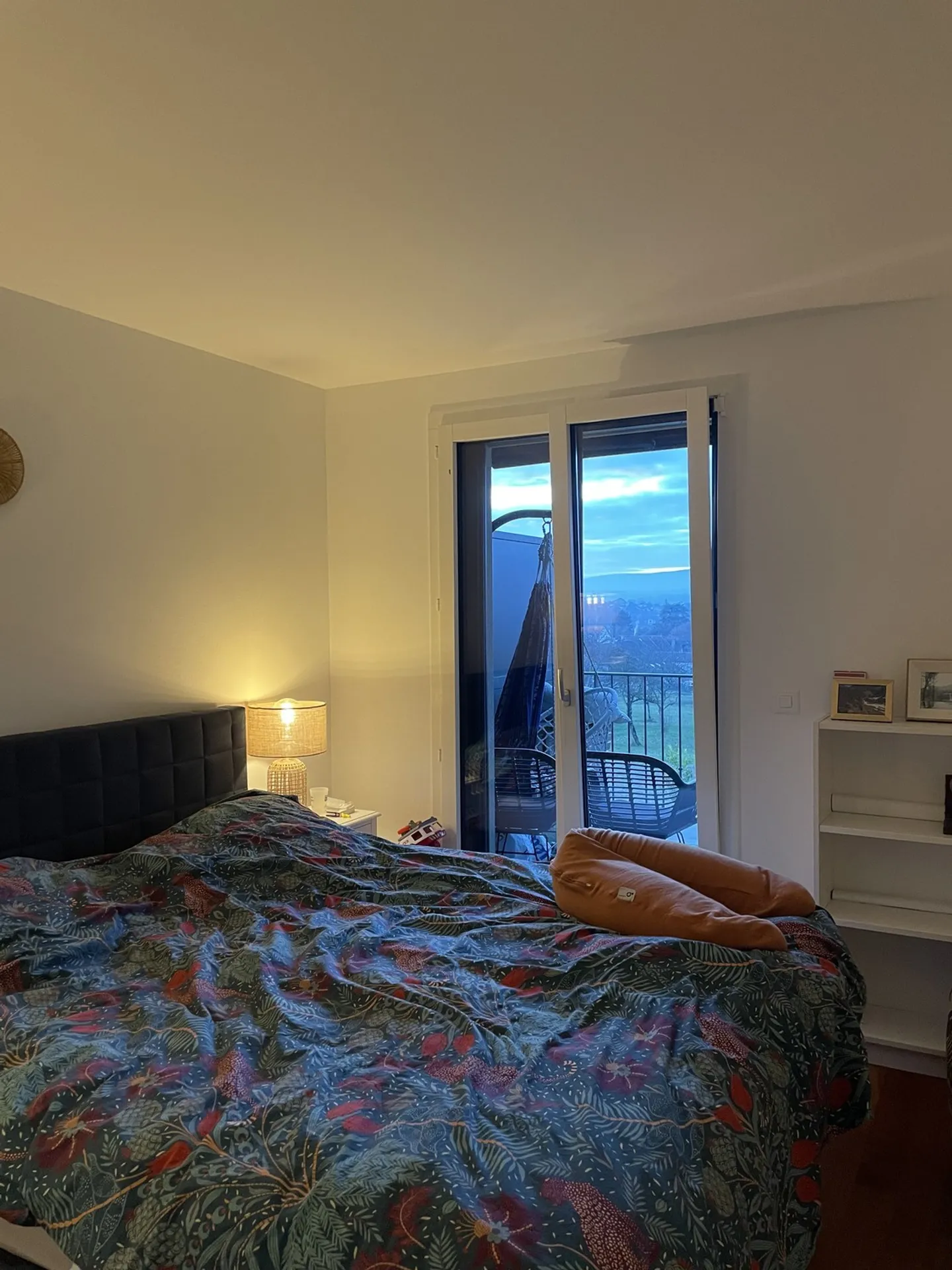 4.5 beautiful rooms in the heart of the countryside and close to all amenities in Ecublens. - Photo 7 of 8