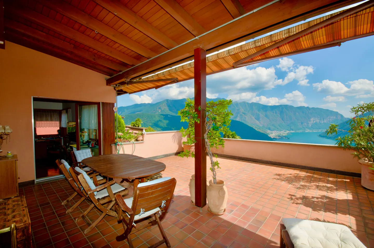 Casa vacanze - Appartamento con vista mozzafiato sul lago di Lugano - Foto 2 di 14