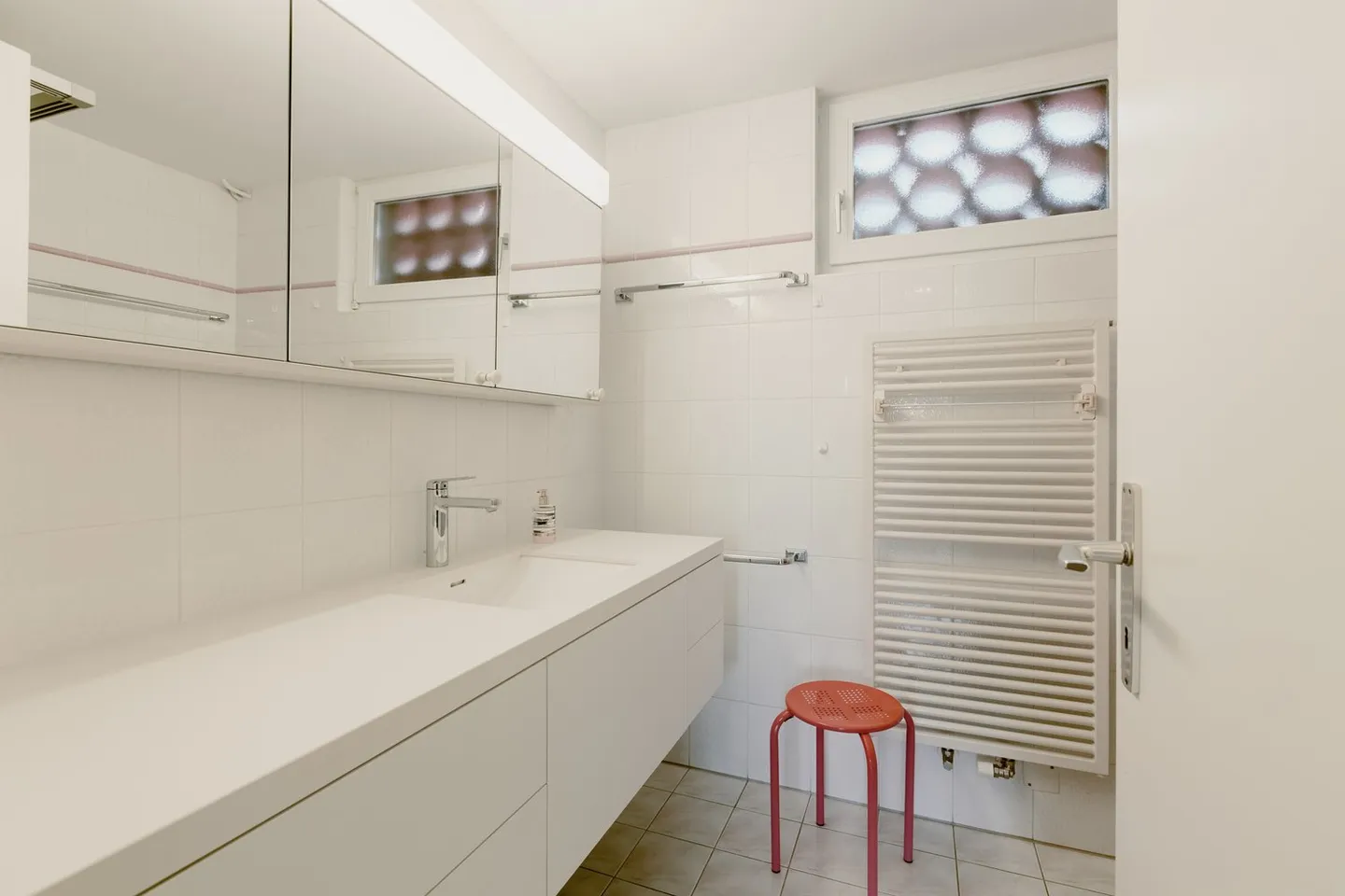 Charmantes Zweifamilienhaus mit Ausbaupotenzial - Foto 6 von 13