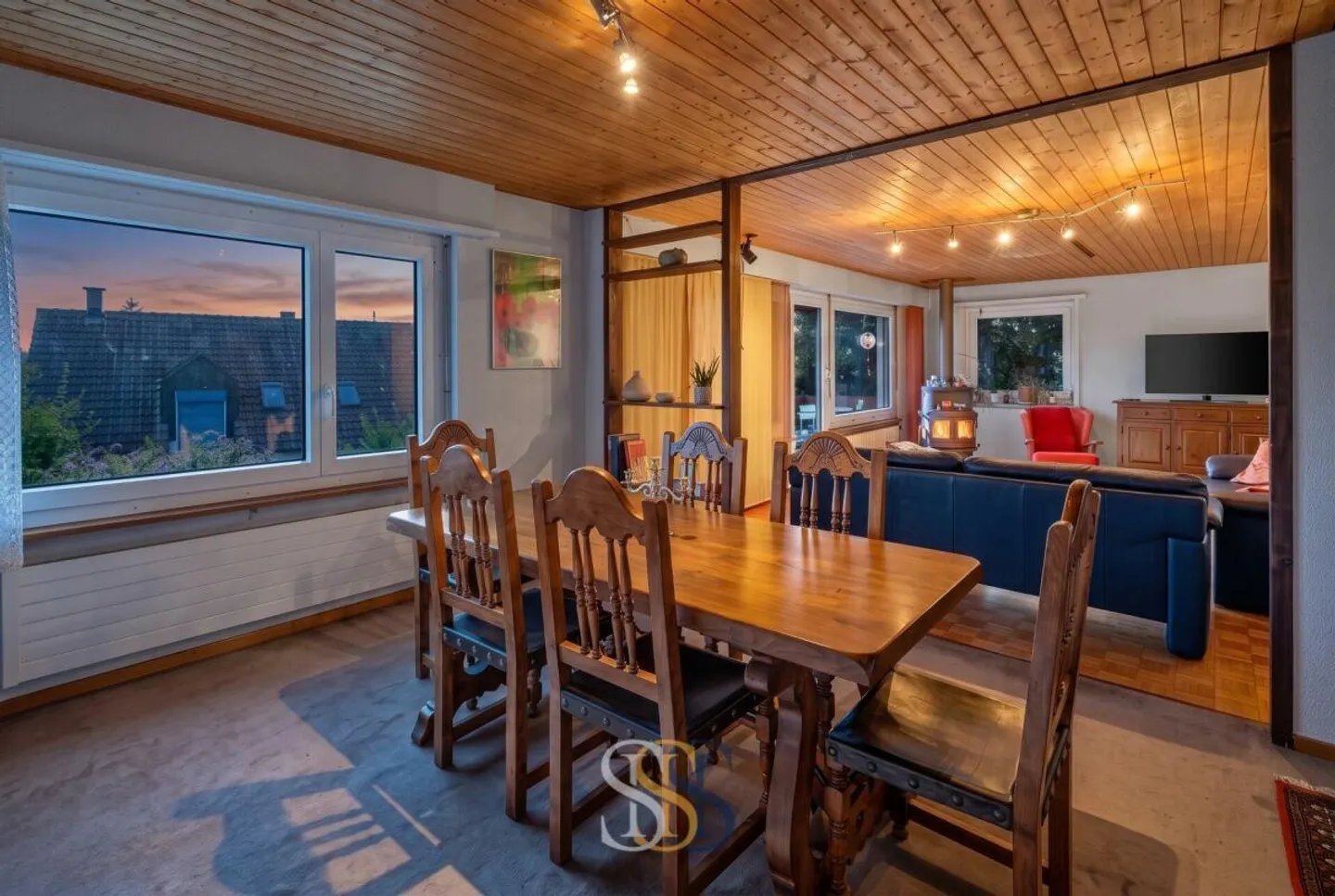 Affascinante casa unifamiliare con vista e grande giardino - Foto 6 di 16