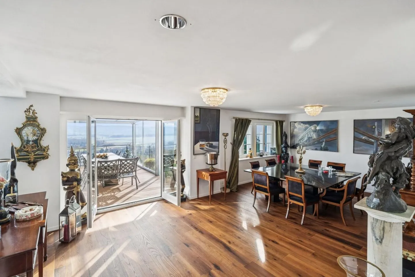 Extraordinary property with lake view in Bellerive - Photo 4 of 13