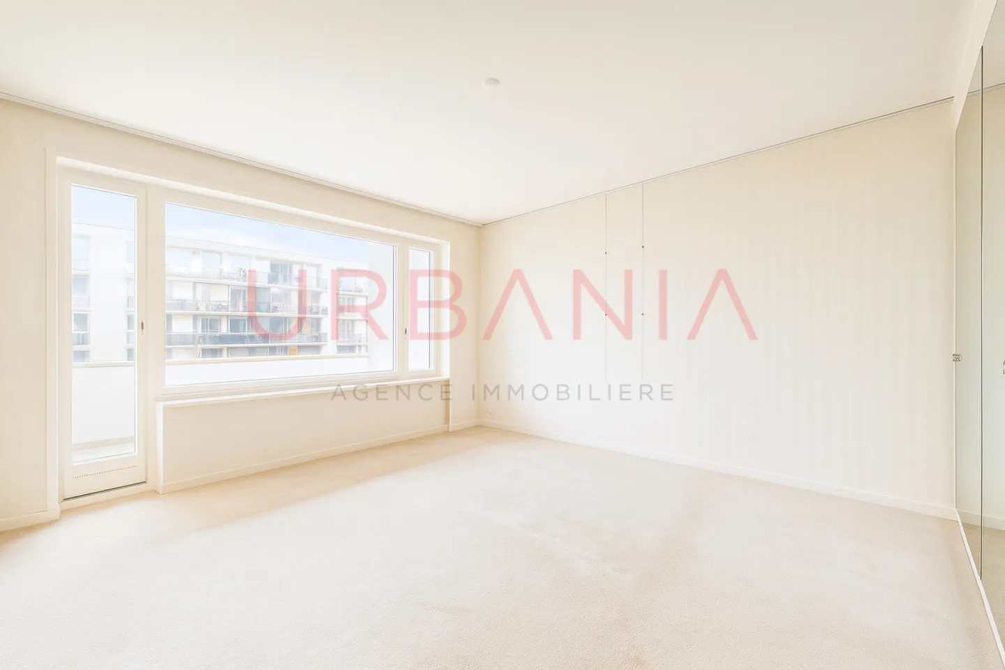 Large apartment to renovate in the heart of Florissant - Photo 5 of 9