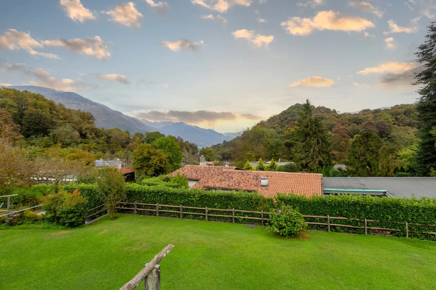 Charmantes Zweifamilienhaus mit Ausbaupotenzial - Foto 11 von 13