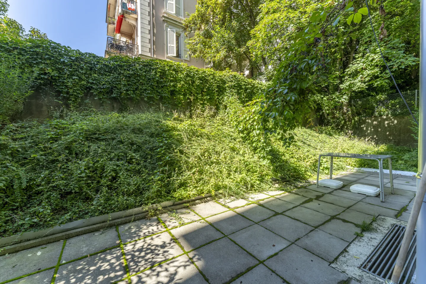 RARE LOCATION, TWO STEPS FROM THE CITY CENTER! - Photo 1 of 5